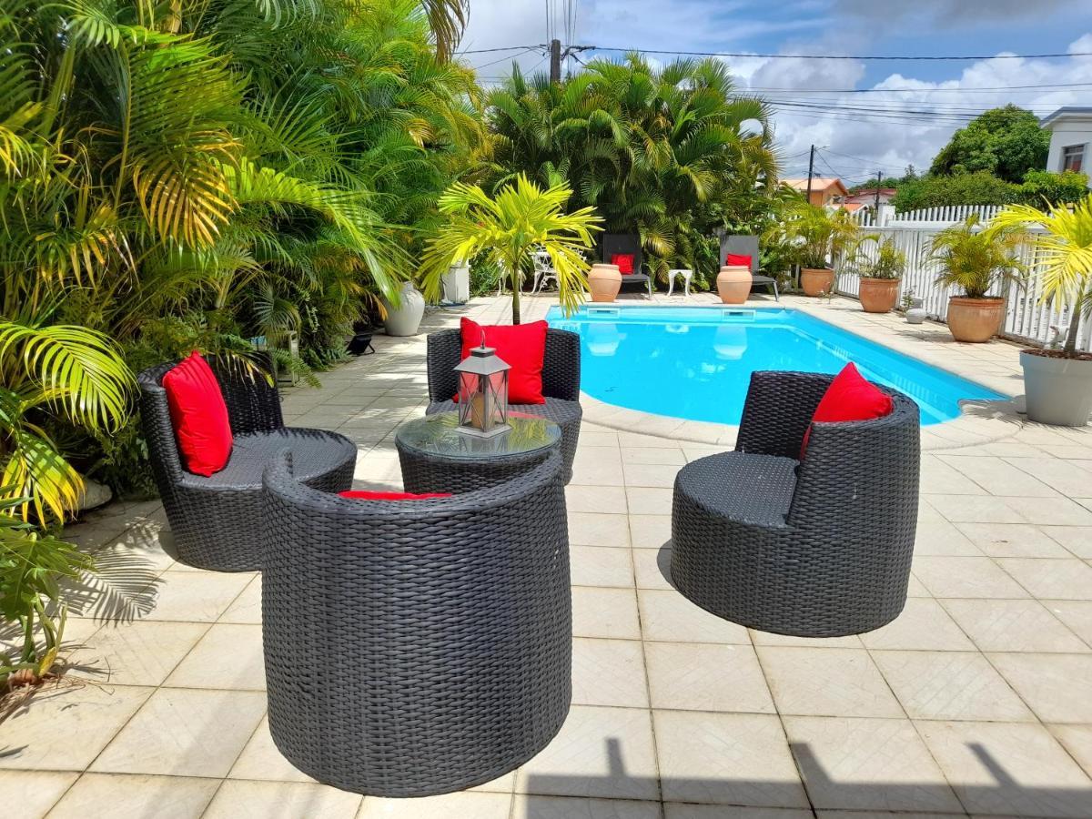 Coquet F2 Climatise Avec Piscine Au Lamentin Apartment Le Lamentin Ngoại thất bức ảnh