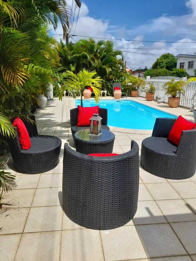 Coquet F2 Climatise Avec Piscine Au Lamentin Apartment Le Lamentin Ngoại thất bức ảnh