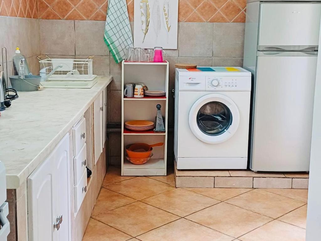 Coquet F2 Climatise Avec Piscine Au Lamentin Apartment Le Lamentin Ngoại thất bức ảnh