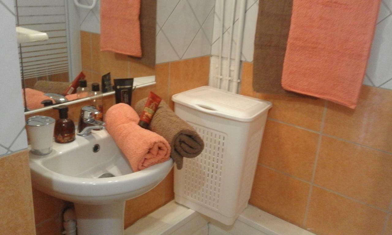 Coquet F2 Climatise Avec Piscine Au Lamentin Apartment Le Lamentin Ngoại thất bức ảnh